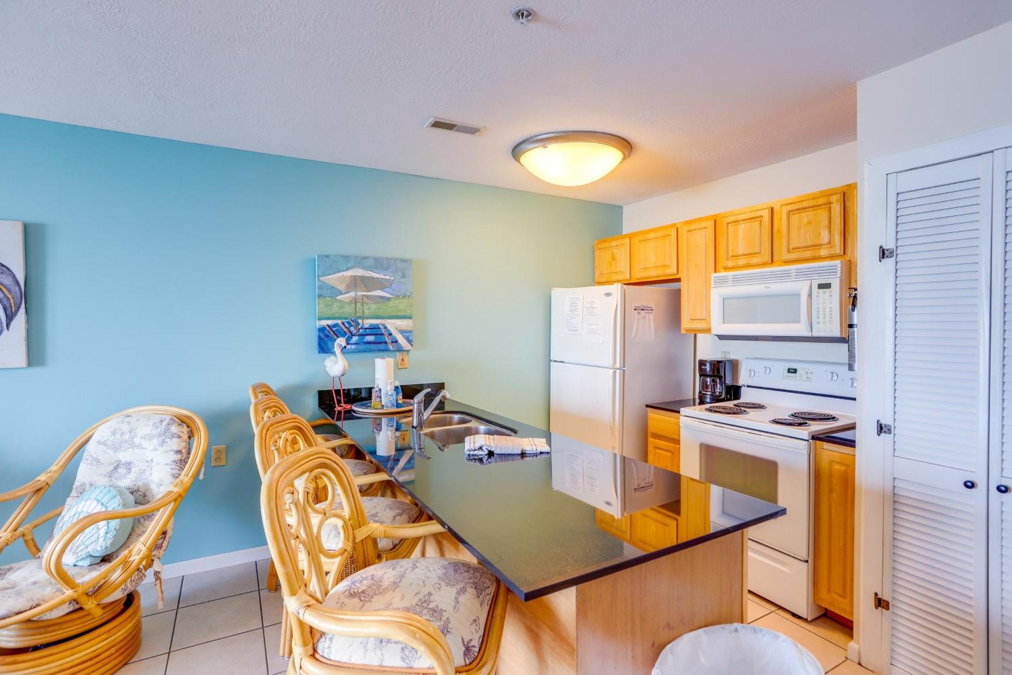 Waterfront Middle Bass Condo With Pool Access! Put-in-Bay Bagian luar foto